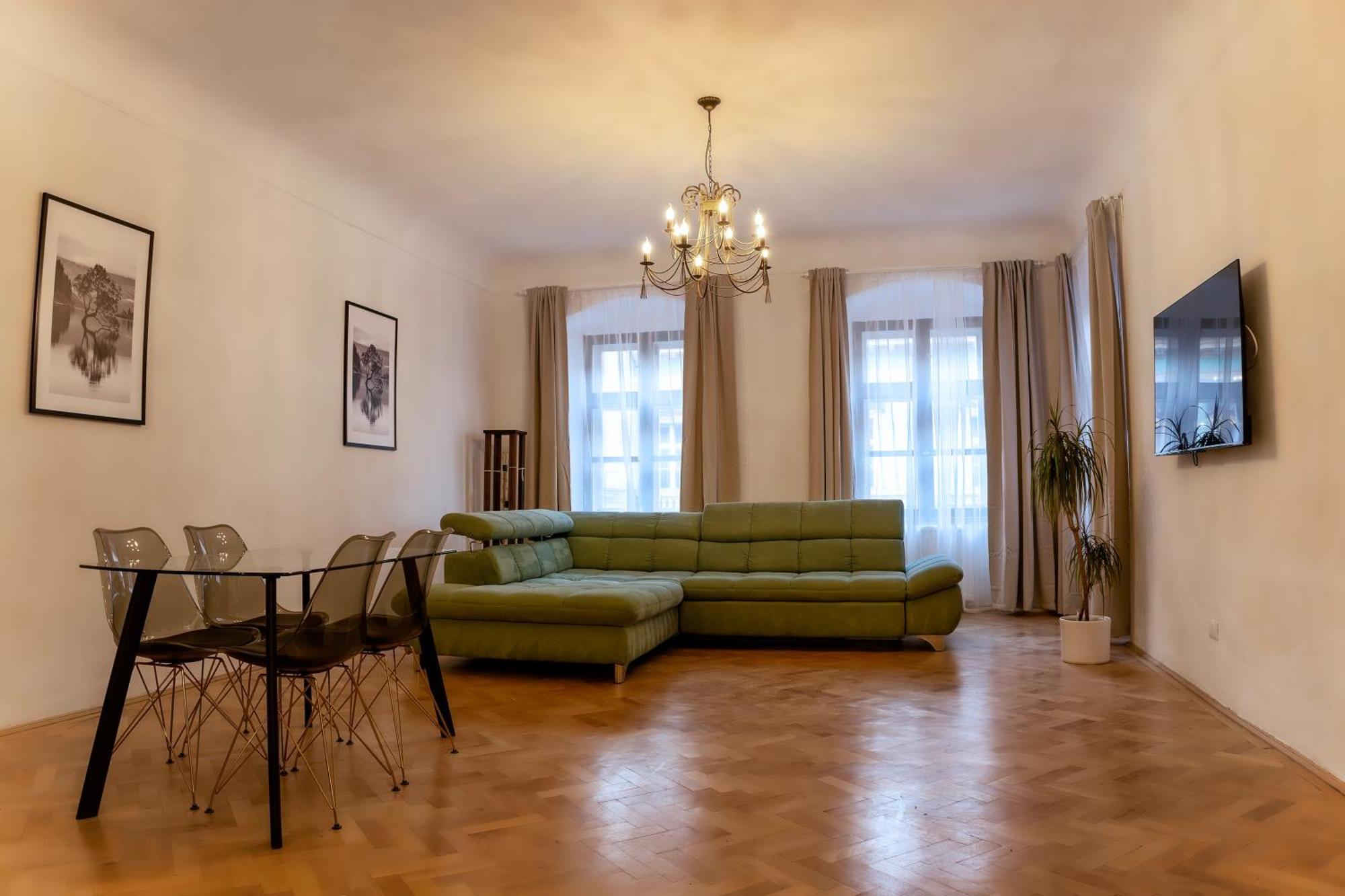 Hirscher Apartments Brasov Bagian luar foto