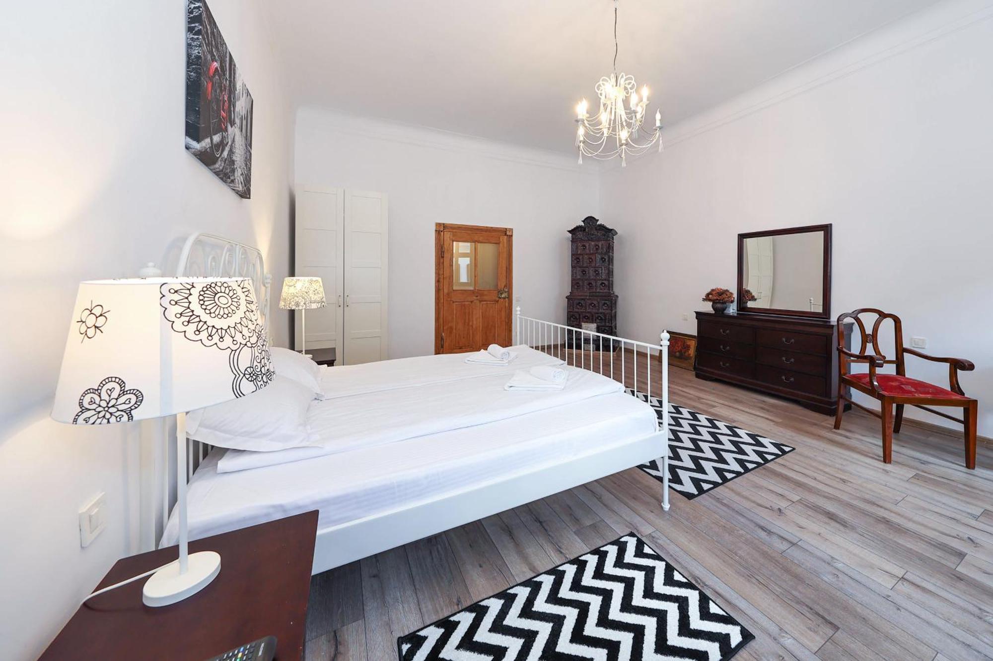 Hirscher Apartments Brasov Bagian luar foto