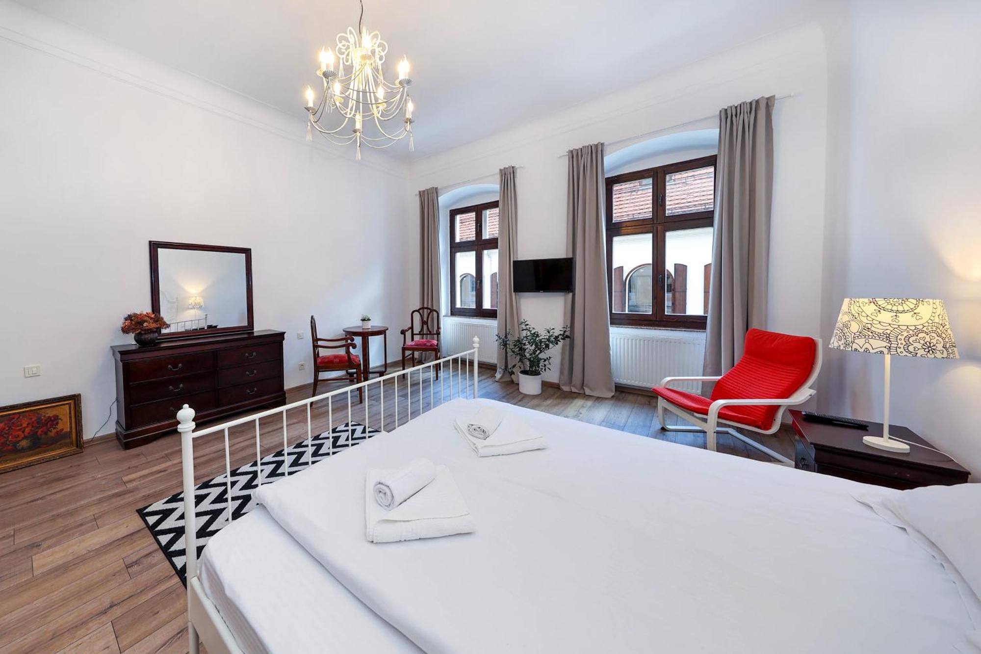 Hirscher Apartments Brasov Bagian luar foto