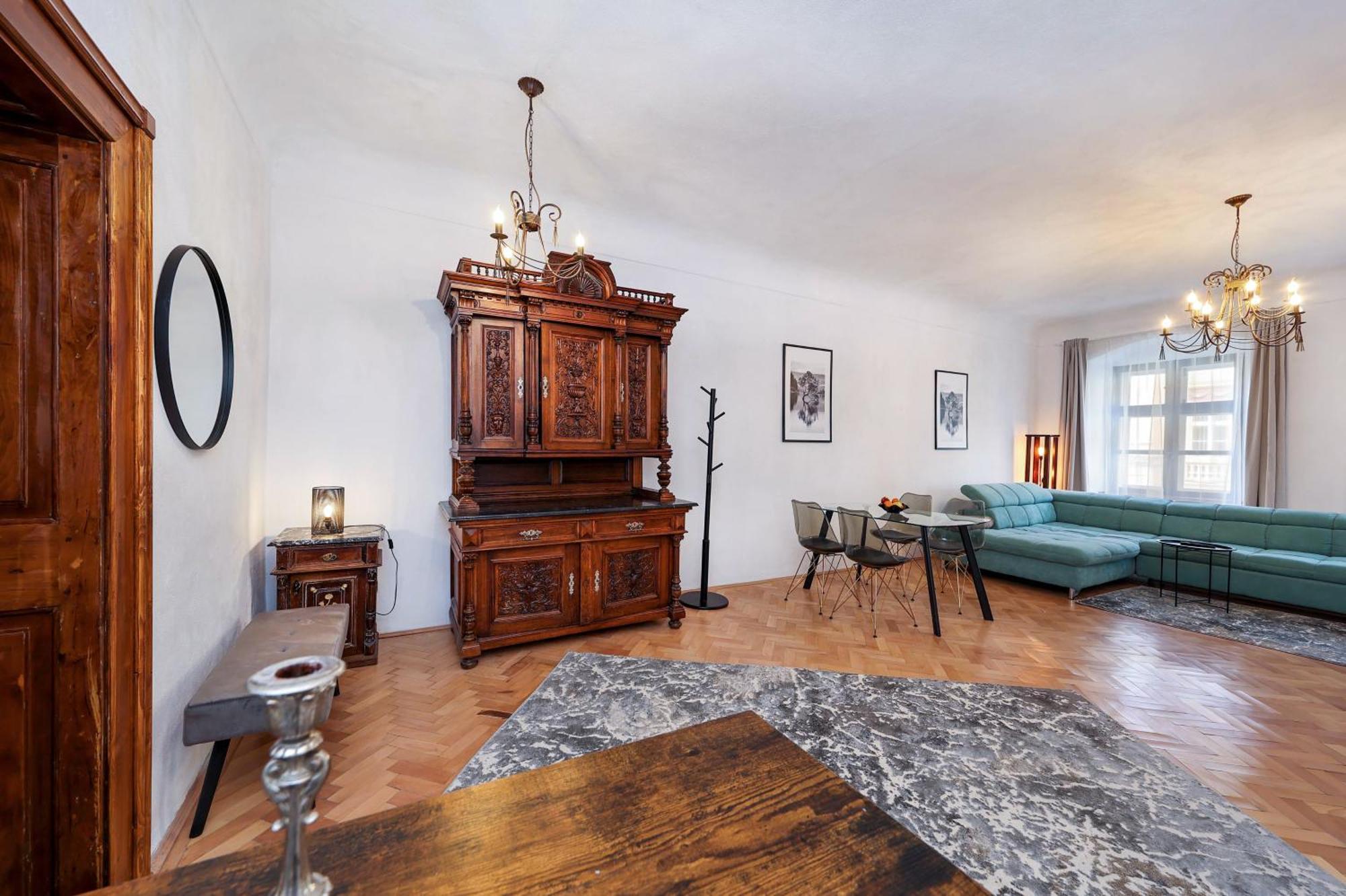 Hirscher Apartments Brasov Bagian luar foto