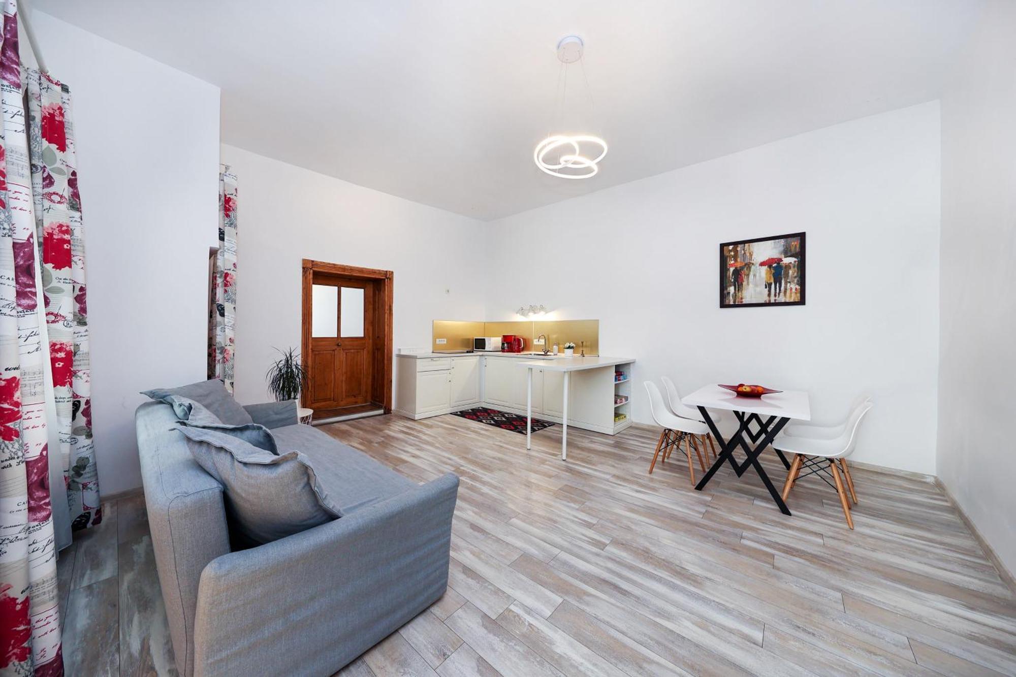 Hirscher Apartments Brasov Bagian luar foto