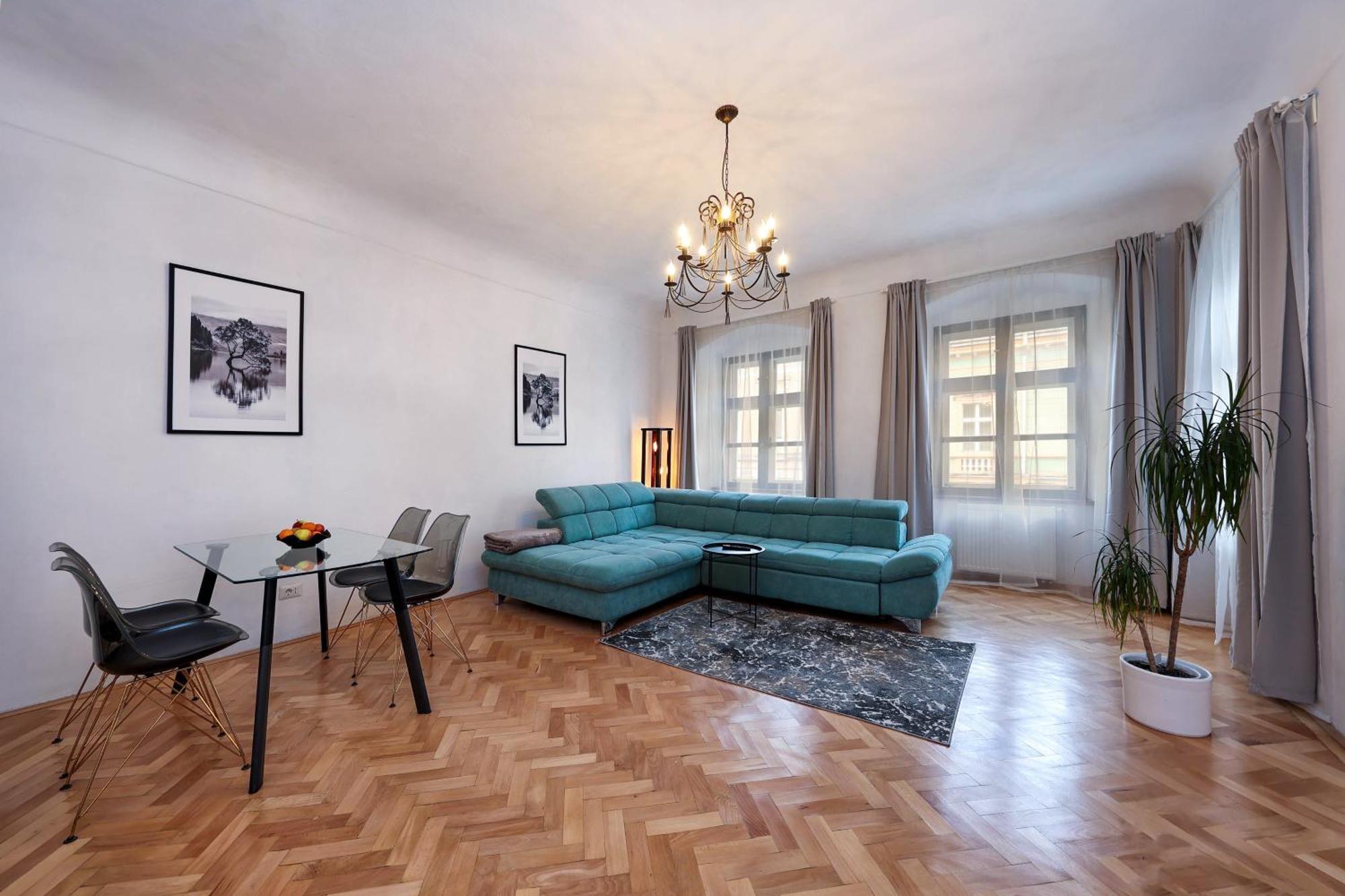 Hirscher Apartments Brasov Bagian luar foto